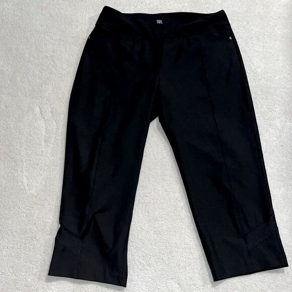 Tail Ladies Mulligan 22” Pull On Golf Capris. Size 8 - Picture 1 of 12